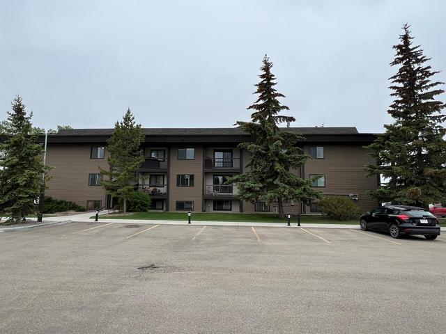 211 - 6108 53 Street, Condo with 2 bedrooms, 1 bathrooms and 1 parking in Olds AB | Image 1