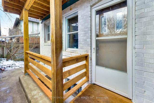 173 Maplewood Ave, House semidetached with 2 bedrooms, 2 bathrooms and 1 parking in Toronto ON | Image 24