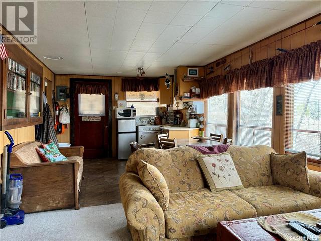 240 6th Street, House detached with 2 bedrooms, 1 bathrooms and null parking in Buena Vista SK | Image 16