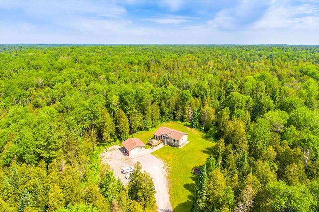 1654 County Road 49 Rd, House detached with 2 bedrooms, 2 bathrooms and 10 parking in Kawartha Lakes ON | Image 1