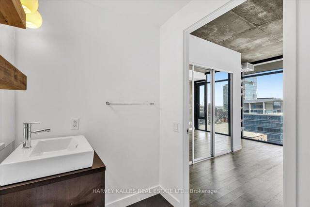 1105 - 138 Princess St, Condo with 2 bedrooms, 2 bathrooms and 1 parking in Toronto ON | Image 22