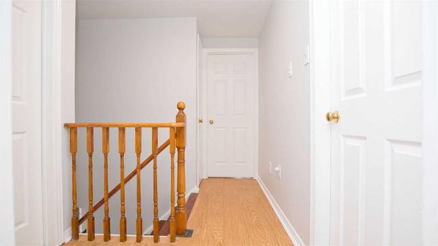 146 Moffatt Ave, House detached with 3 bedrooms, 4 bathrooms and 6 parking in Brampton ON | Image 13