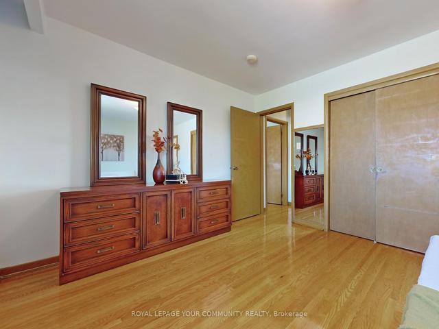10 Westwynd Crt, House detached with 3 bedrooms, 3 bathrooms and 4 parking in Toronto ON | Image 5
