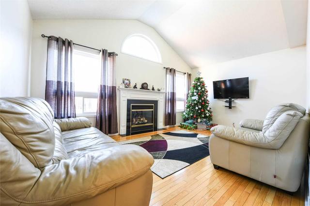 4 Sand Cherry Cres, House detached with 4 bedrooms, 4 bathrooms and 4 parking in Brampton ON | Image 5