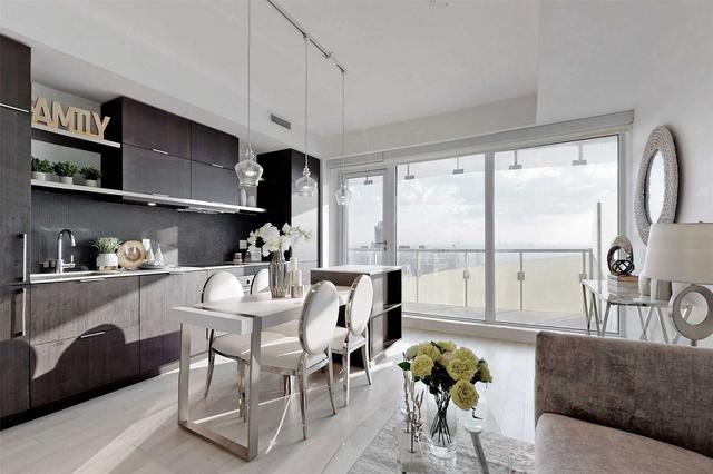 5011 - 197 Yonge St St, Condo with 1 bedrooms, 1 bathrooms and 0 parking in Toronto ON | Image 4