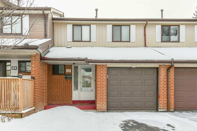 43 Baronwood Crt, Townhouse with 3 bedrooms, 2 bathrooms and 1 parking in Brampton ON | Image 1
