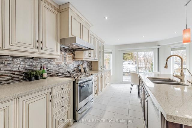 25 Cantex Crt, House detached with 5 bedrooms, 5 bathrooms and 6 parking in Richmond Hill ON | Image 6