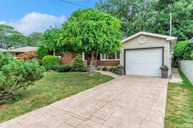29 Prince Charles Dr, House detached with 3 bedrooms, 2 bathrooms and 3 parking in St. Catharines ON | Image 23