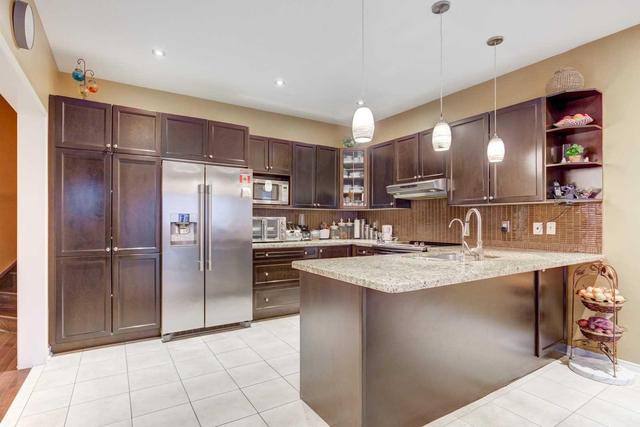 86 Maple Valley St, House detached with 4 bedrooms, 4 bathrooms and 2 parking in Brampton ON | Image 3