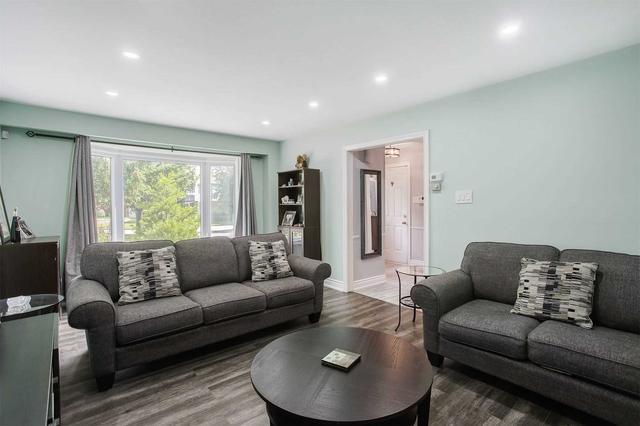 67 Milford Cres, House detached with 4 bedrooms, 4 bathrooms and 10 parking in Brampton ON | Image 3