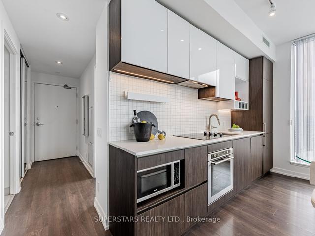 5803 - 5 Buttermill Ave, Condo with 2 bedrooms, 2 bathrooms and 1 parking in Vaughan ON | Image 2