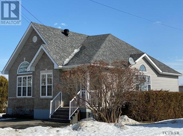 129 Georgina Ave, House detached with 5 bedrooms, 2 bathrooms and null parking in Temiskaming Shores ON | Image 1