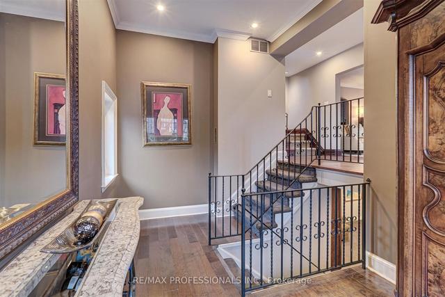 62 Willingdon Blvd, House detached with 3 bedrooms, 3 bathrooms and 3 parking in Toronto ON | Image 9