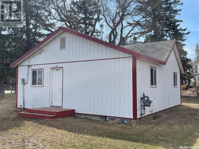 404 Front Street, House detached with 2 bedrooms, 1 bathrooms and null parking in Duck Lake SK | Image 2
