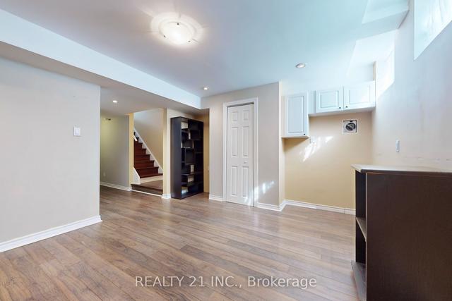 29 Wilkes Cres, House semidetached with 3 bedrooms, 4 bathrooms and 2 parking in Toronto ON | Image 25