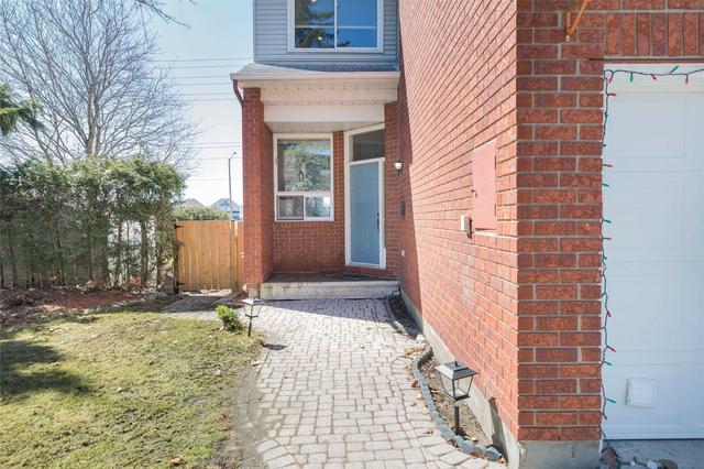 44 Armadale Cres, House semidetached with 3 bedrooms, 3 bathrooms and 3 parking in Ottawa ON | Image 15