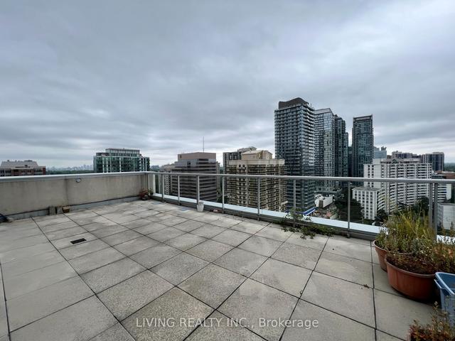 1907 - 30 Canterbury Pl, Condo with 2 bedrooms, 3 bathrooms and 2 parking in Toronto ON | Image 11