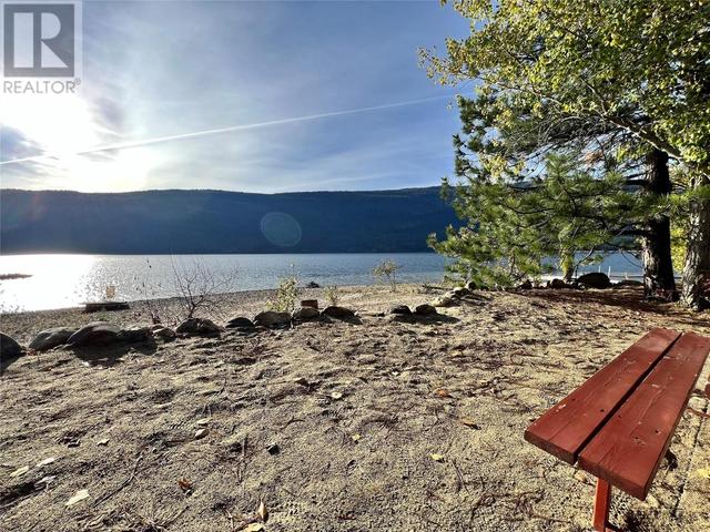 8554 97a Highway, House detached with 2 bedrooms, 1 bathrooms and null parking in North Okanagan F BC | Image 5