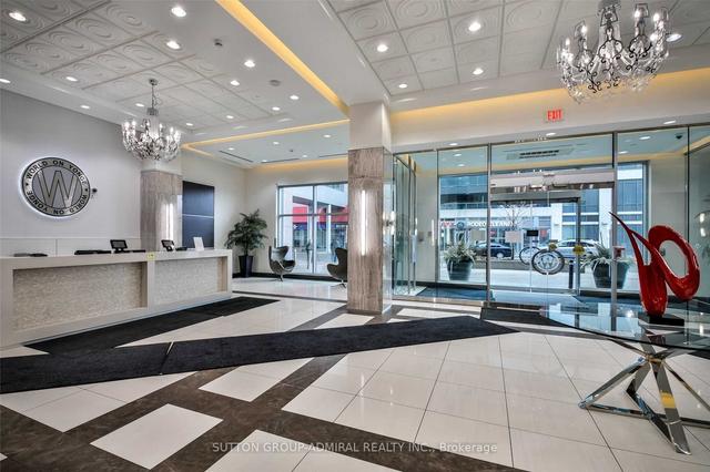 1025 - 7161 Yonge St, Condo with 2 bedrooms, 2 bathrooms and 1 parking in Markham ON | Image 12