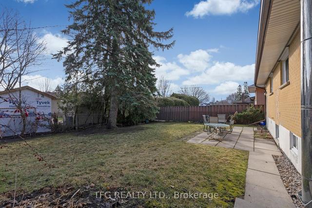 745 Glengrove St, House detached with 3 bedrooms, 2 bathrooms and 5 parking in Oshawa ON | Image 27