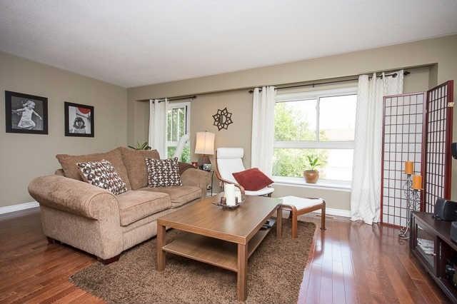 5 Craigleigh Cres, Townhouse with 4 bedrooms, 3 bathrooms and 1 parking in Brampton ON | Image 8
