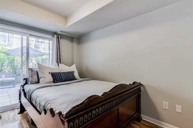 1201 - 22 Laidlaw St, Townhouse with 2 bedrooms, 1 bathrooms and 1 parking in Toronto ON | Image 5