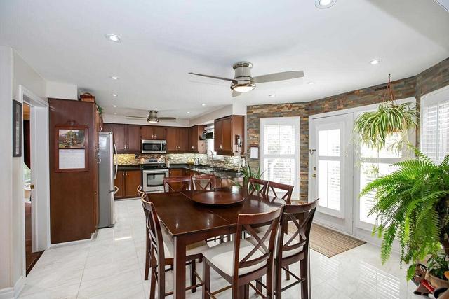 63 Leeward Dr, House detached with 4 bedrooms, 3 bathrooms and 6 parking in Brampton ON | Image 2