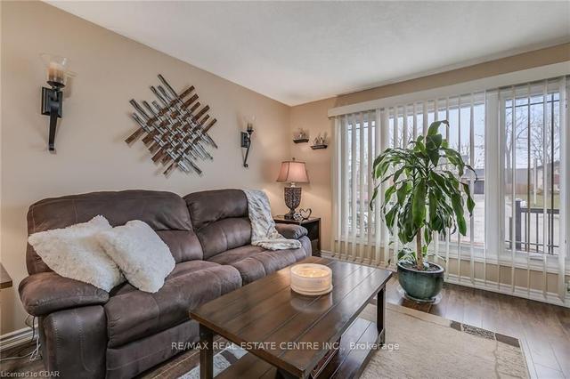 111 Marmel Crt, House semidetached with 2 bedrooms, 2 bathrooms and 4 parking in Cambridge ON | Image 29