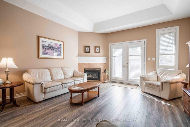 89 Sandollar Dr, Townhouse with 2 bedrooms, 2 bathrooms and 2 parking in Hamilton ON | Image 5
