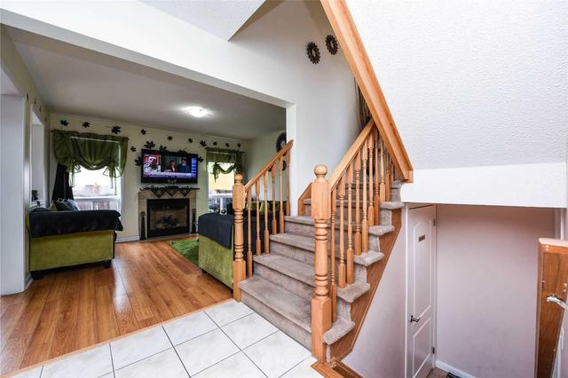 1115 Barr Cres, House semidetached with 4 bedrooms, 4 bathrooms and 2 parking in Milton ON | Image 7
