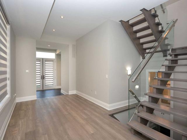 36b Pine Ave N, House semidetached with 4 bedrooms, 6 bathrooms and 4 parking in Mississauga ON | Image 23