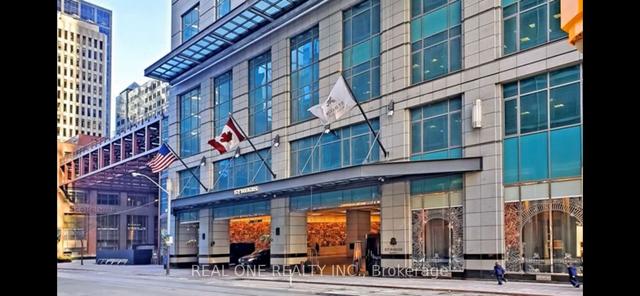 4402 - 311 Bay St, Condo with 2 bedrooms, 2 bathrooms and 1 parking in Toronto ON | Image 1
