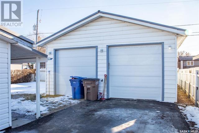 217 Kingston Street, House detached with 4 bedrooms, 2 bathrooms and null parking in Melfort SK | Image 4