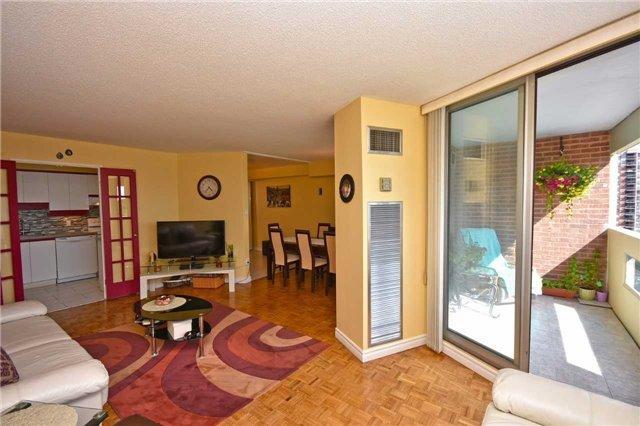 1003 - 1580 Mississauga Valley Blvd, Condo with 2 bedrooms, 1 bathrooms and 2 parking in Mississauga ON | Image 4
