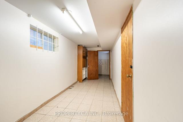 1172 Wilson Ave W, House detached with 3 bedrooms, 3 bathrooms and 5 parking in Toronto ON | Image 15
