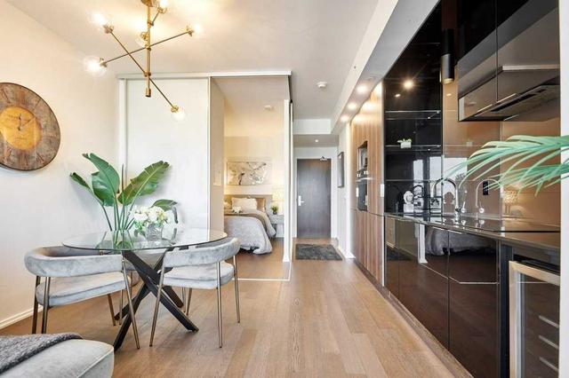 4401 - 70 Temperance St, Condo with 2 bedrooms, 2 bathrooms and 0 parking in Toronto ON | Image 7