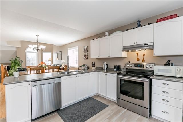 45 Majesty Blvd, House detached with 2 bedrooms, 3 bathrooms and 4 parking in Barrie ON | Image 5