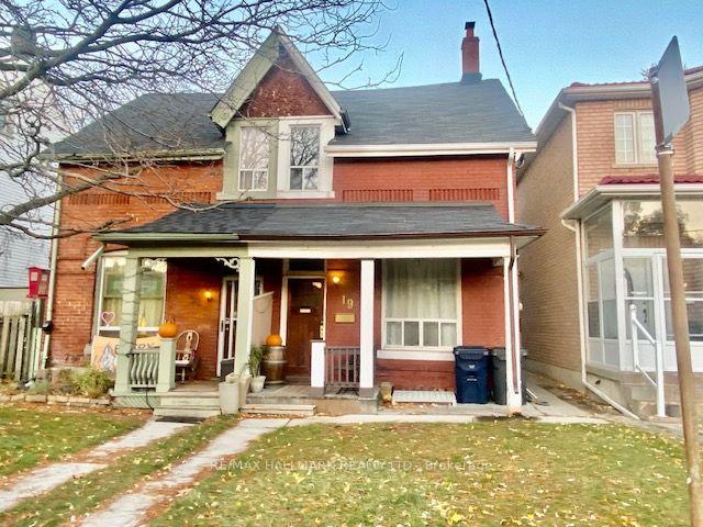 upper - 19 Luttrell Ave, House semidetached with 1 bedrooms, 1 bathrooms and 1 parking in Toronto ON | Image 1