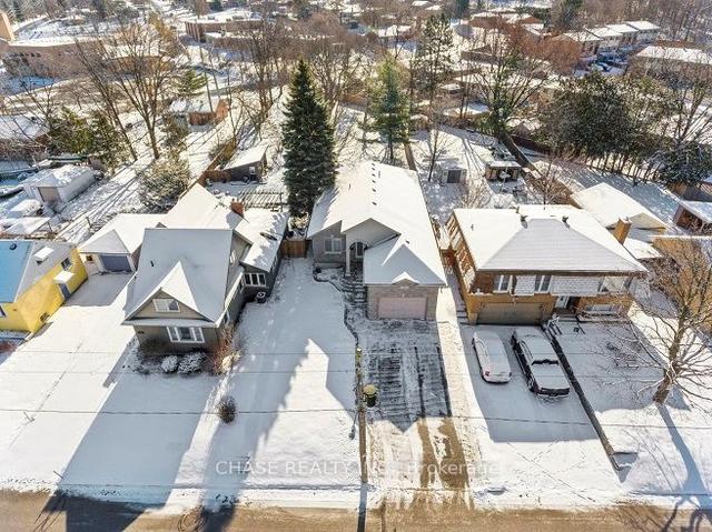 35 Adelaide St, House detached with 3 bedrooms, 3 bathrooms and 6 parking in Barrie ON | Image 30