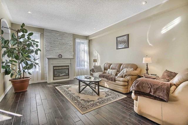 121 Woodbine Pl, House detached with 4 bedrooms, 3 bathrooms and 4 parking in Oshawa ON | Image 6