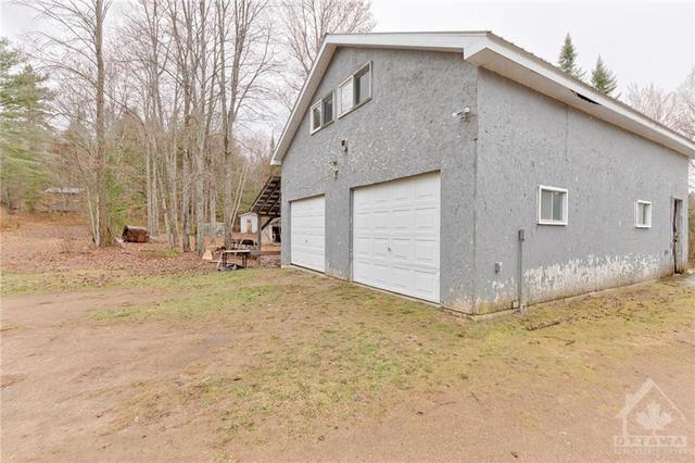 6097 Matawatchan Road, House detached with 3 bedrooms, 1 bathrooms and 10 parking in Greater Madawaska ON | Image 14