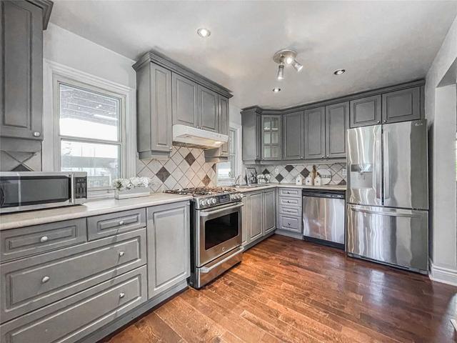 209 Harlandale Ave, House detached with 4 bedrooms, 3 bathrooms and 5 parking in Toronto ON | Card Image