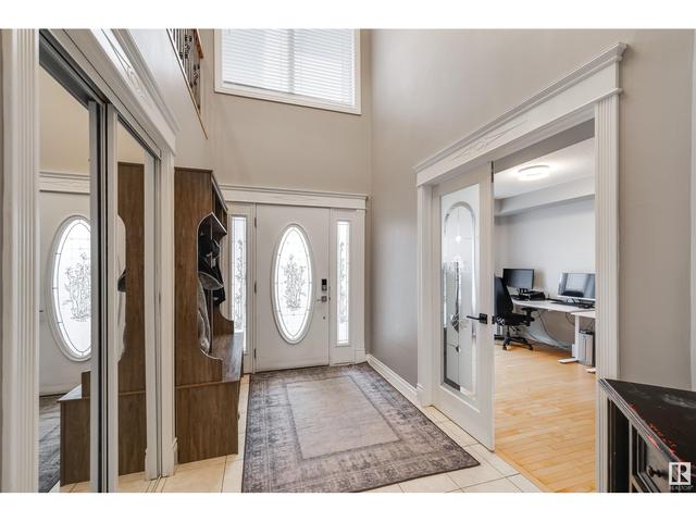 427 Forrest Dr, House detached with 4 bedrooms, 3 bathrooms and null parking in Edmonton AB | Image 2