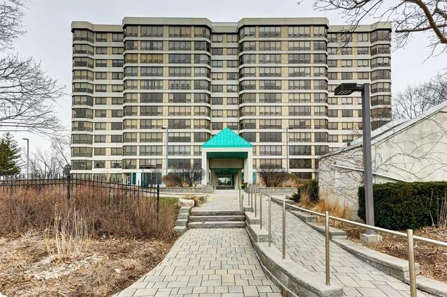 1010 - 330 Mill St S, Condo with 2 bedrooms, 2 bathrooms and 2 parking in Brampton ON | Image 1