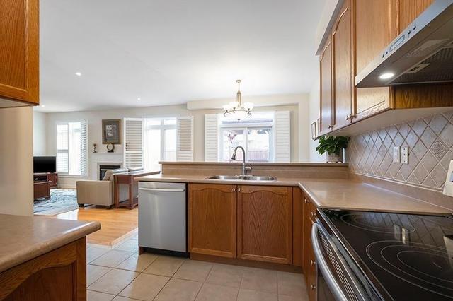 20 Dylan St, House detached with 3 bedrooms, 4 bathrooms and 6 parking in Vaughan ON | Image 5