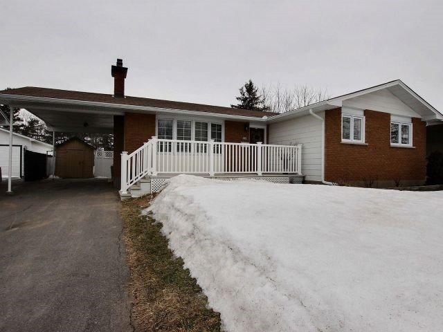 185 Lacroix Ave, House detached with 3 bedrooms, 2 bathrooms and 3 parking in Ottawa ON | Image 1
