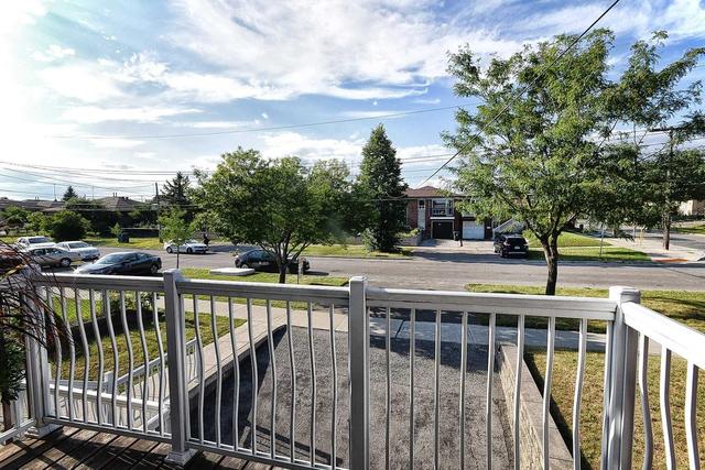 159 Shoreham Dr, House semidetached with 3 bedrooms, 3 bathrooms and 6 parking in Toronto ON | Image 23