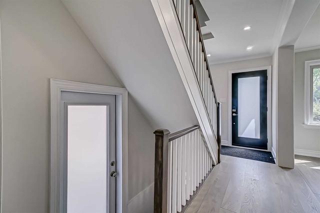 40 Beaufield Ave, House semidetached with 3 bedrooms, 3 bathrooms and 1 parking in Toronto ON | Image 12