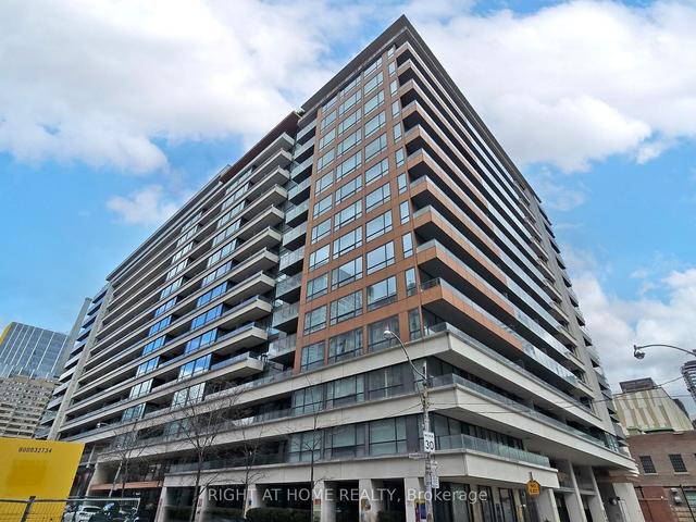 1702 - 111 Elizabeth St, Condo with 1 bedrooms, 1 bathrooms and 1 parking in Toronto ON | Image 1