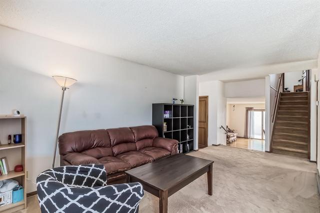 87 Macewan Meadow Crescent Nw, House detached with 3 bedrooms, 2 bathrooms and 4 parking in Calgary AB | Image 3
